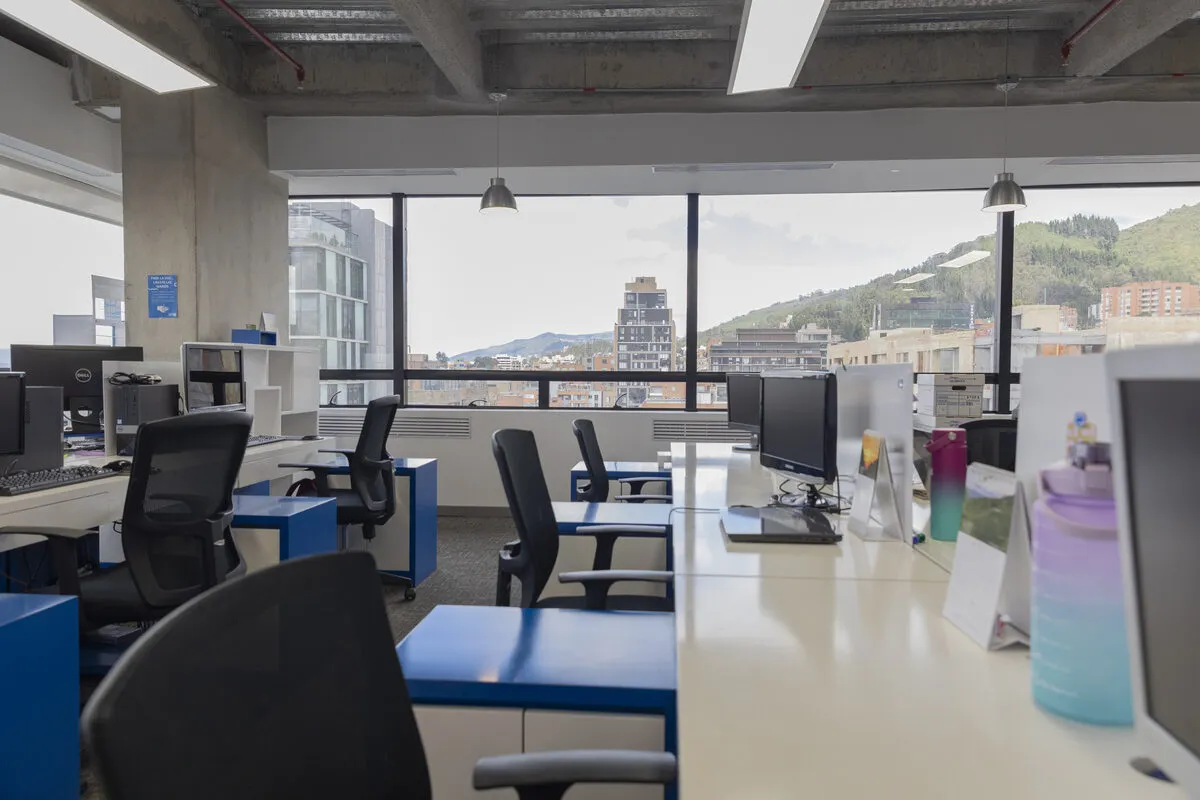 Vista panoramica de la oficina de SPI Americas en Bogota Colombia